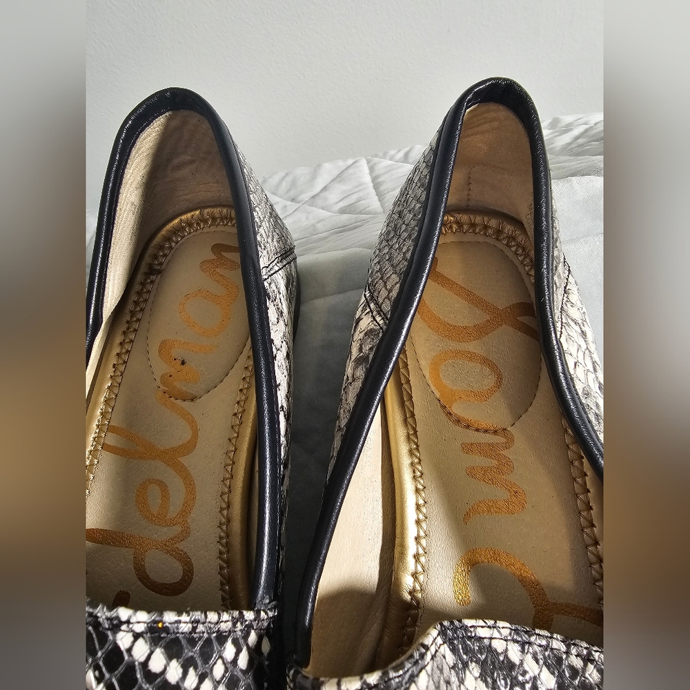 Sam Edelman Women Black & White Snake Print Loafers W/ Chain Sz 8 - Picture 3 of 9